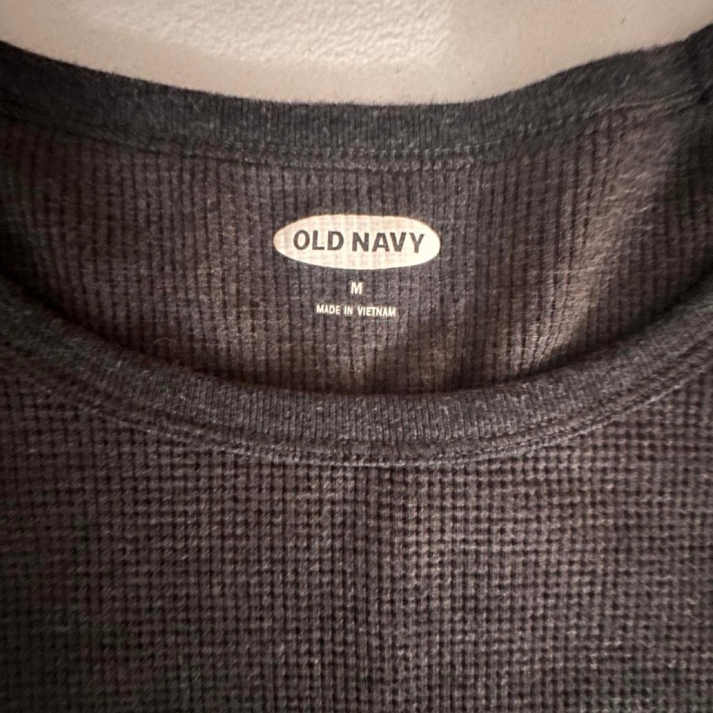 Old Navy long sleeve thermal size medium - Picture 4 of 6